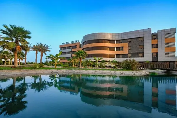 هتل آراکتا