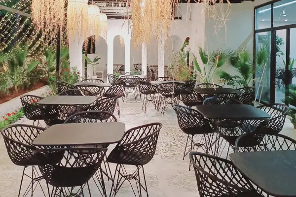 کافه فست‌فود آگوست