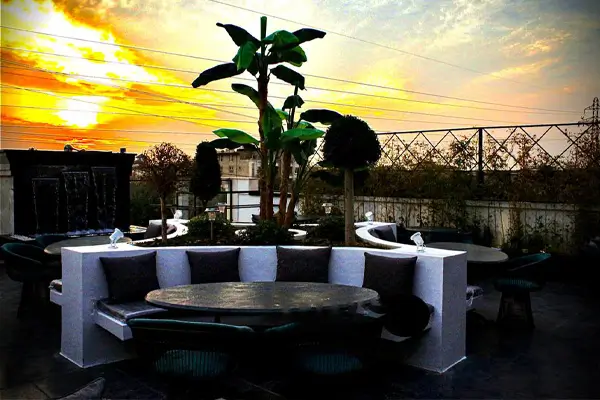 کافه رستوران باپیانو