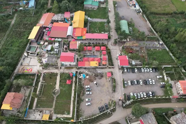 دهکده دکتر خاکی