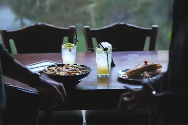 کافه کماکان