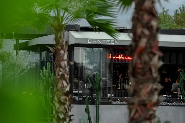 رستوران کانتین