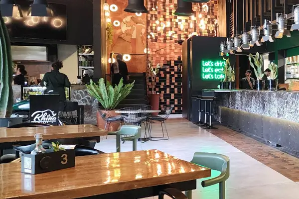 رستوران فودهال راینو